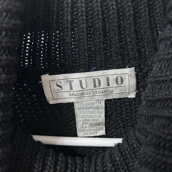 Vintage Patterned Turtleneck Sweater - Picture 3 of 4